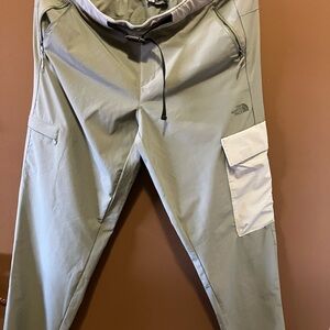 The North Face Women’s cargo pants size 6